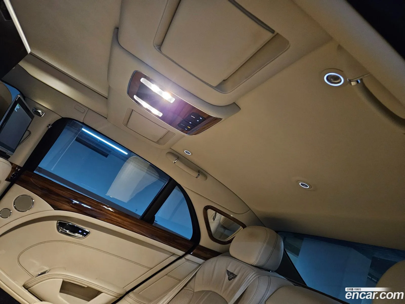 Bentley Mulsanne 2017 — 17