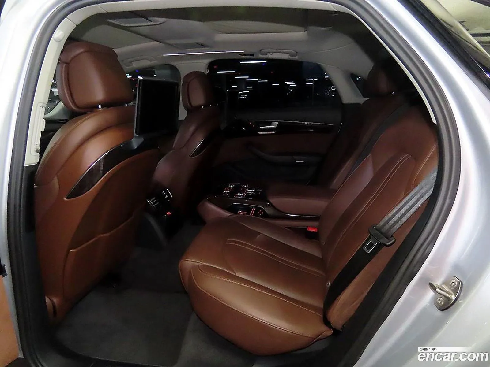 Audi A8 2014 — 18