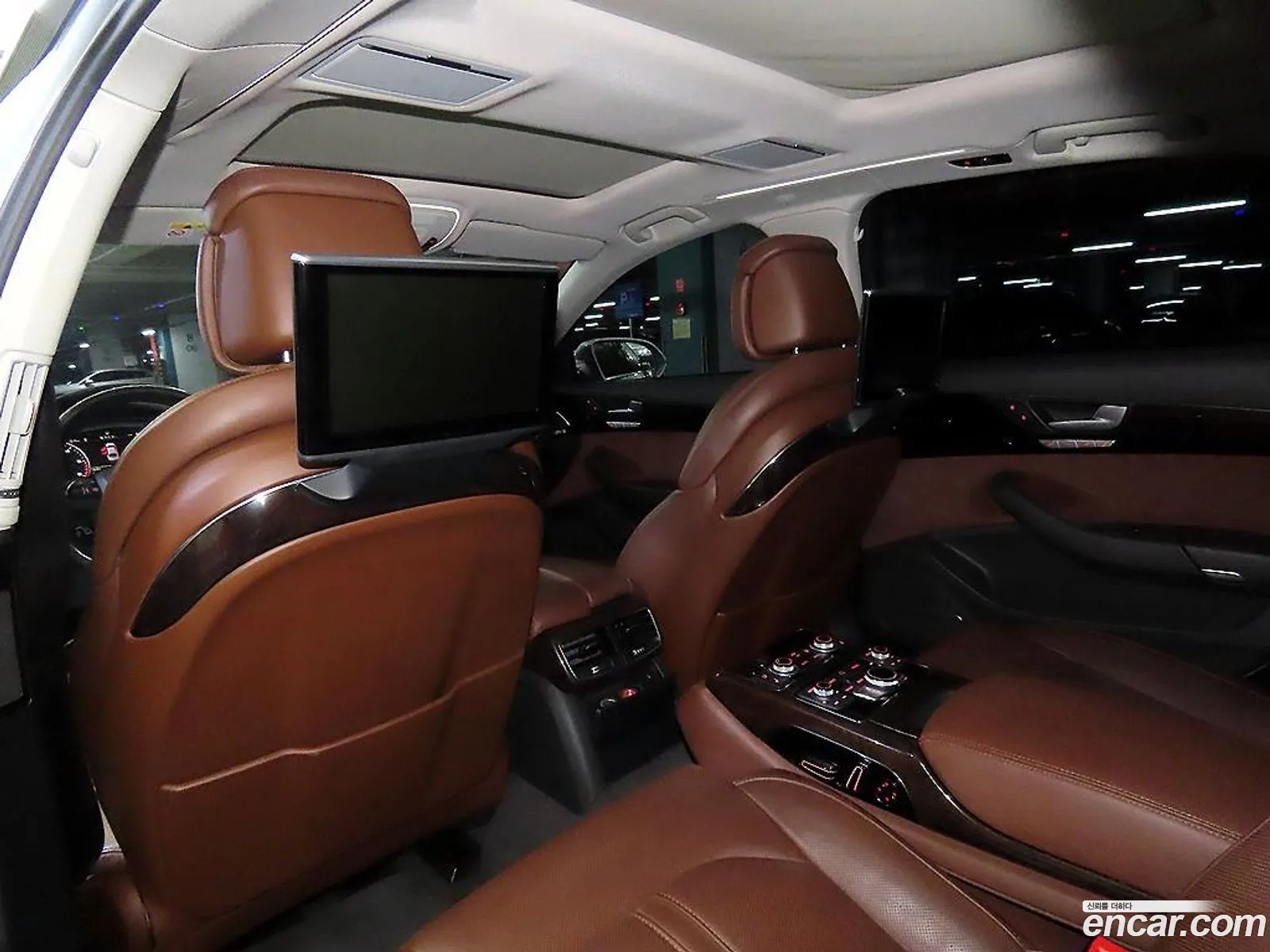 Audi A8 2014 — 12