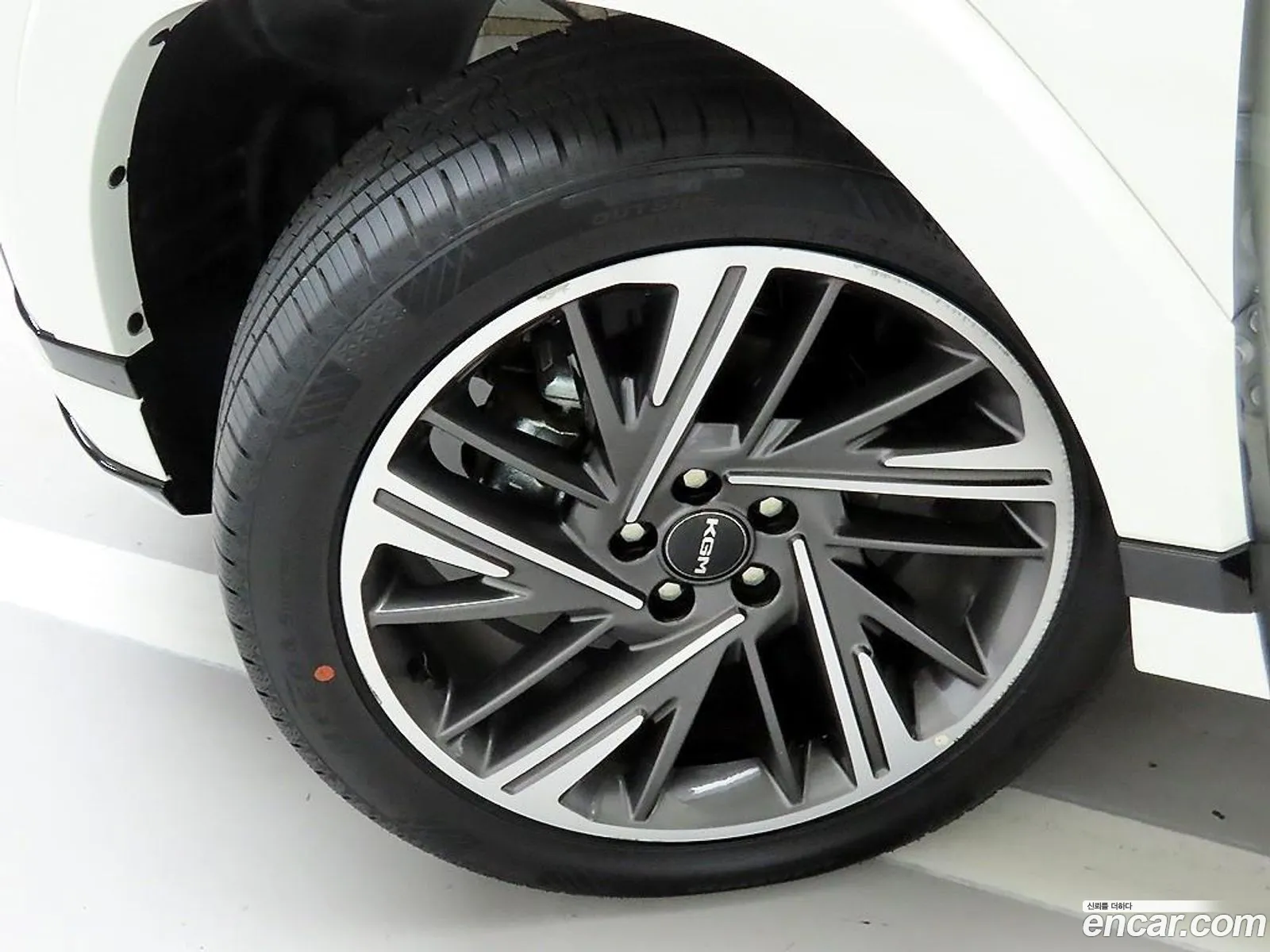 KG Mobility (SsangYong) Actyon 2024 — 9