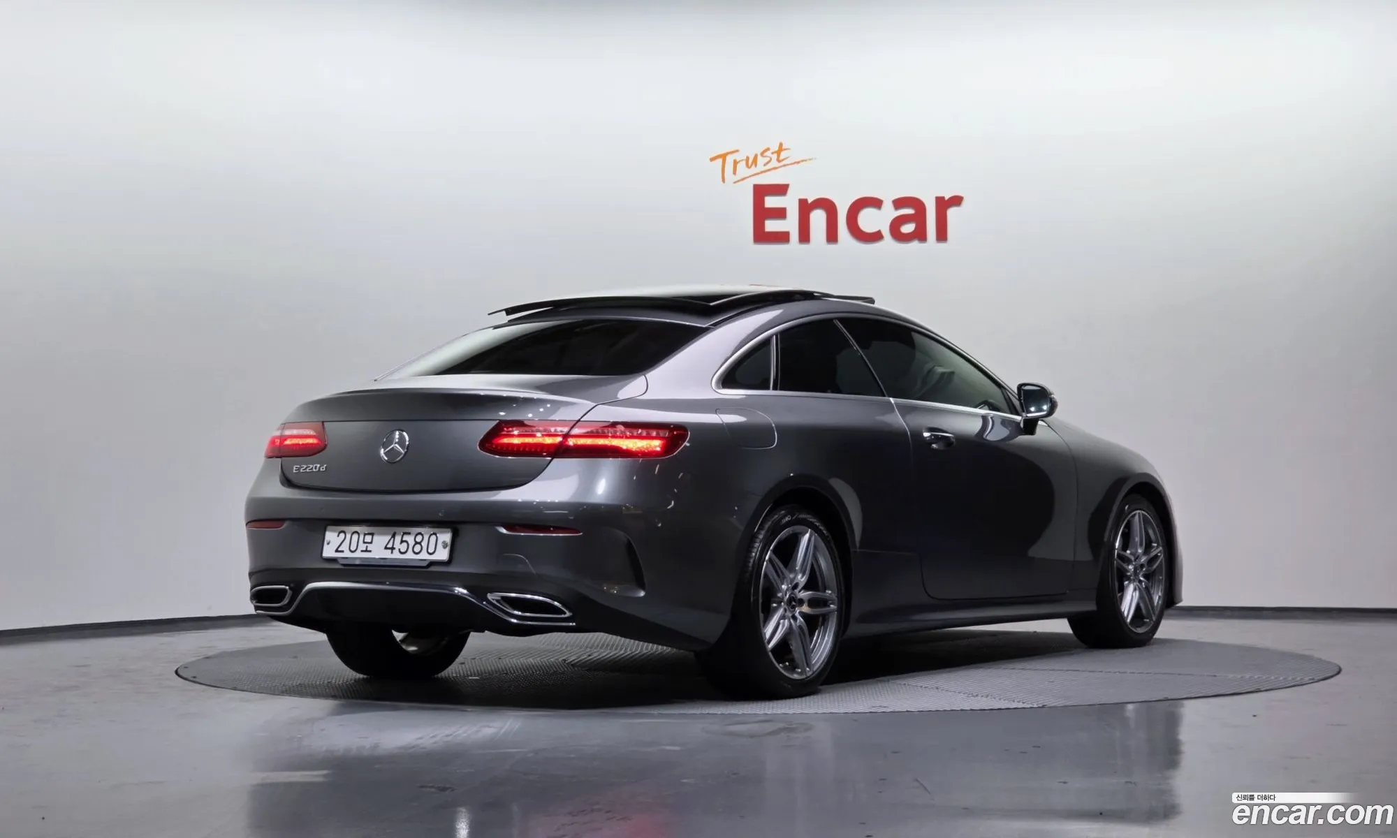 Mercedes-Benz E-Class W213 2019 WDD1J1EB1KF117626 — 4