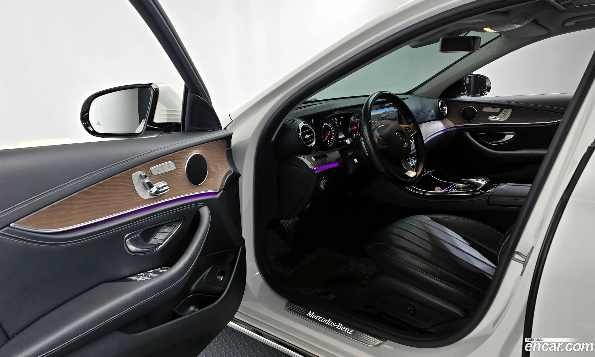 Mercedes-Benz E-Class W213 2018 WDDZF0EB0JA422447 — 20