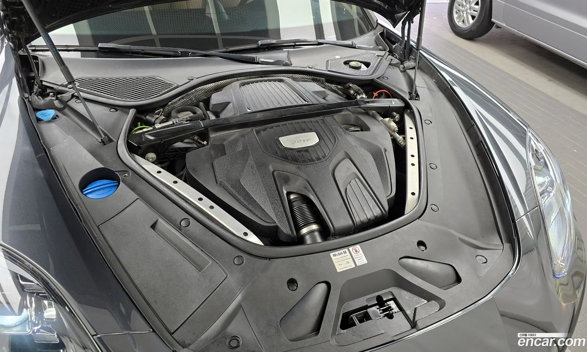 Porsche Panamera 2018 — 2