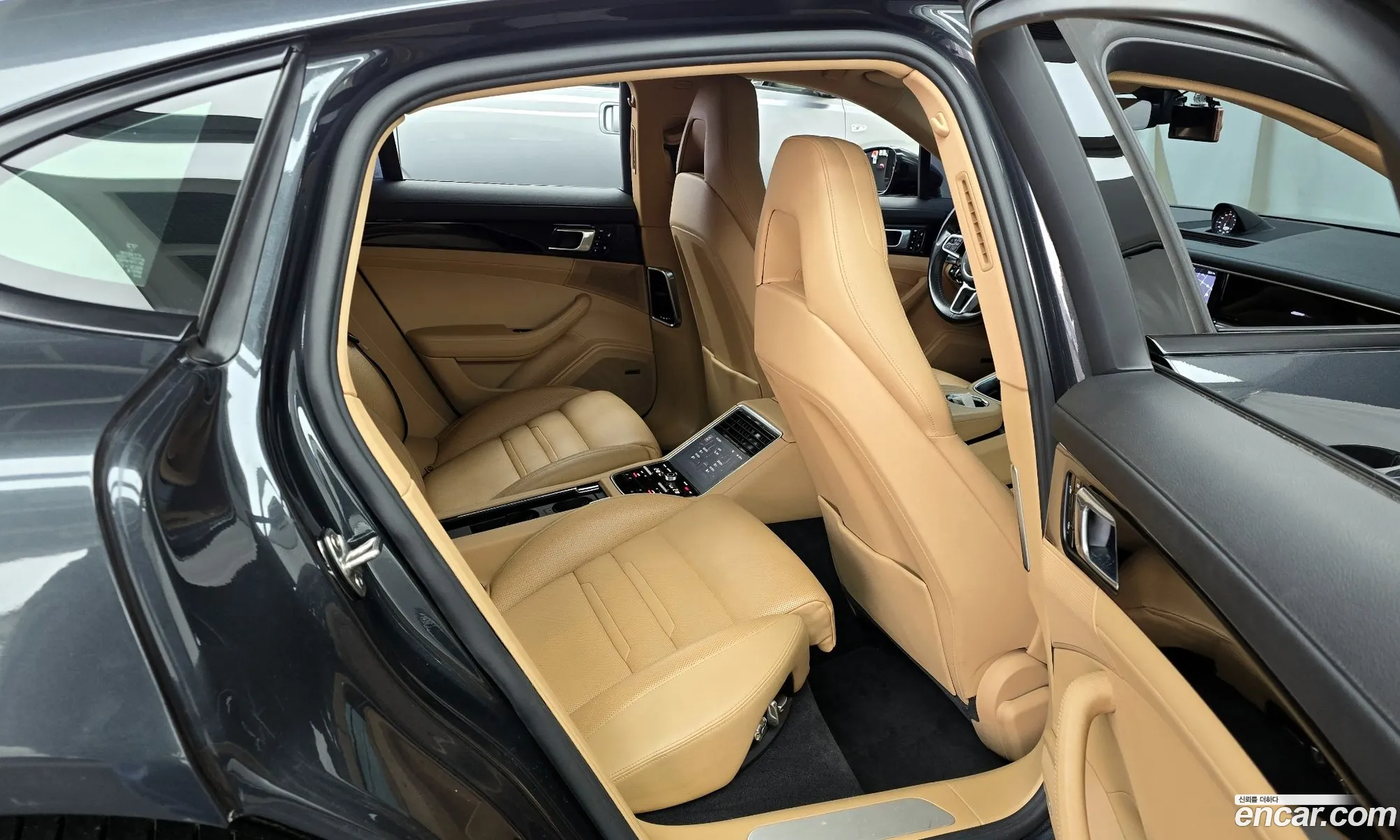Porsche Panamera 2018 — 14