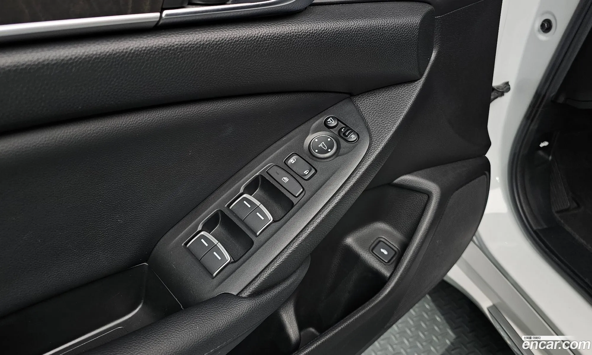 Honda Accord 10th Gen 2021 — 10