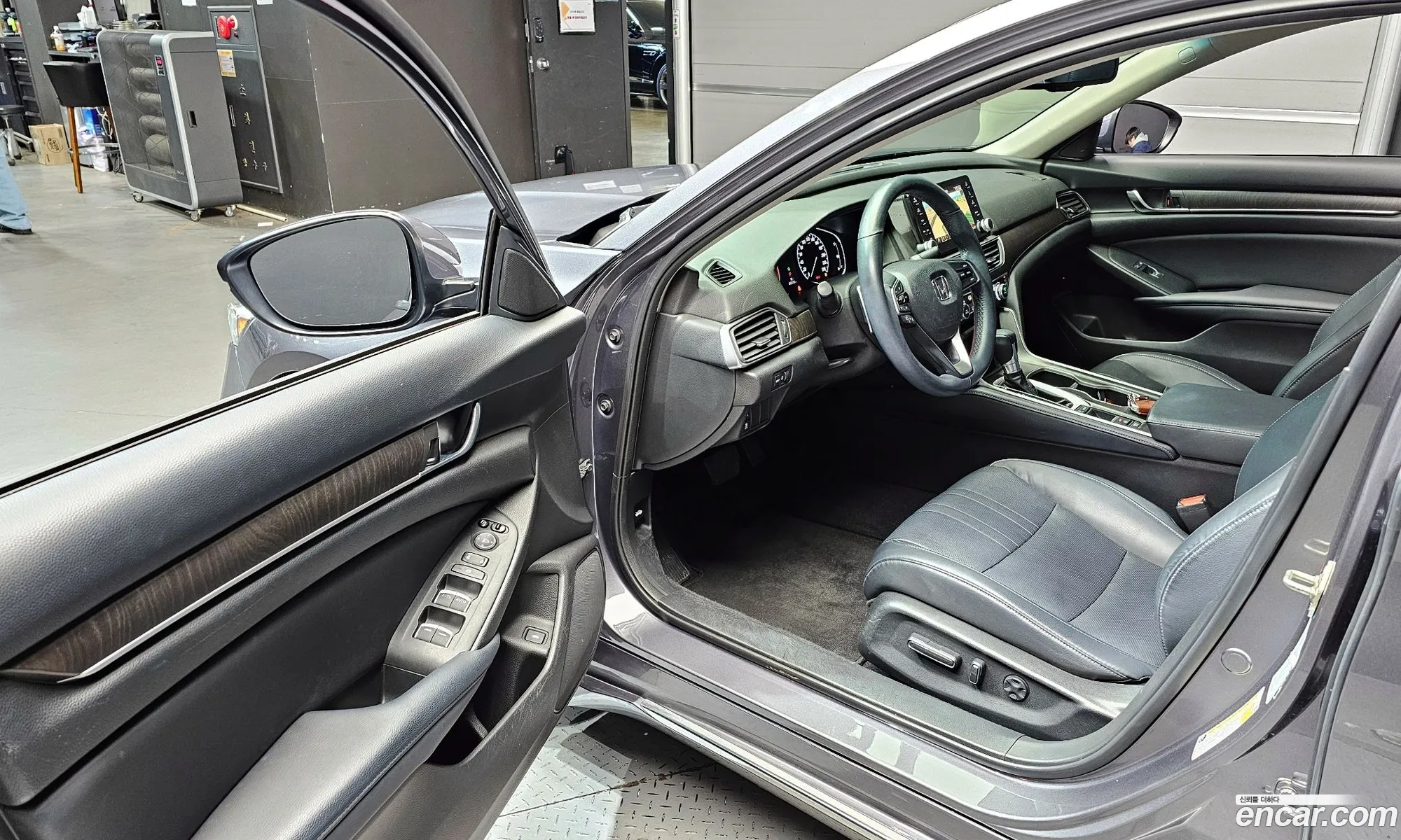 Honda Accord 10th Gen 2018 — 18