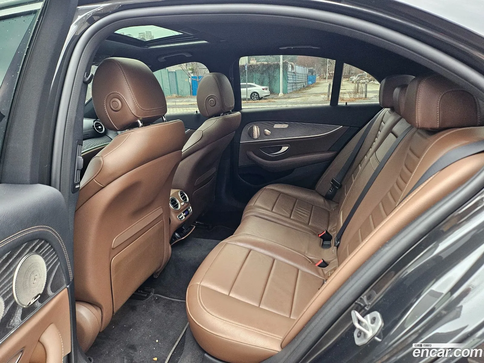 Mercedes-Benz E-Class W213 2022 — 11