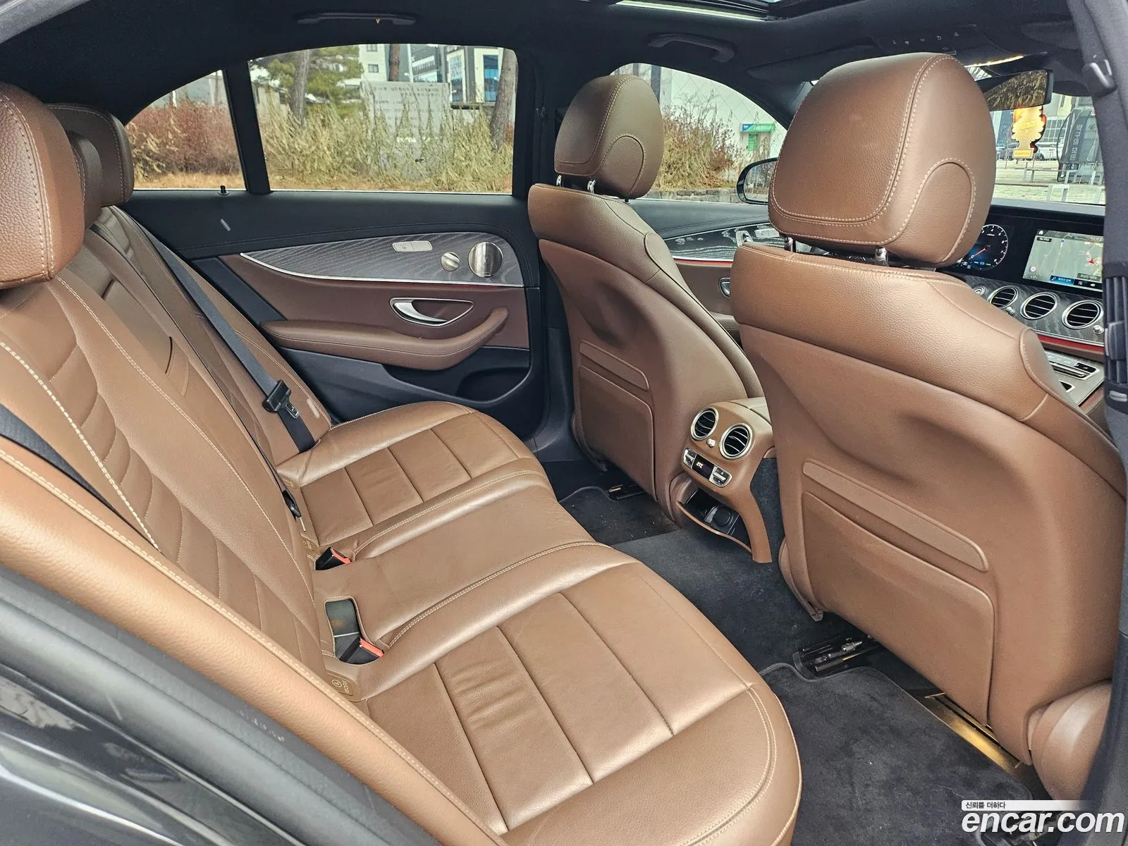 Mercedes-Benz E-Class W213 2022 — 18