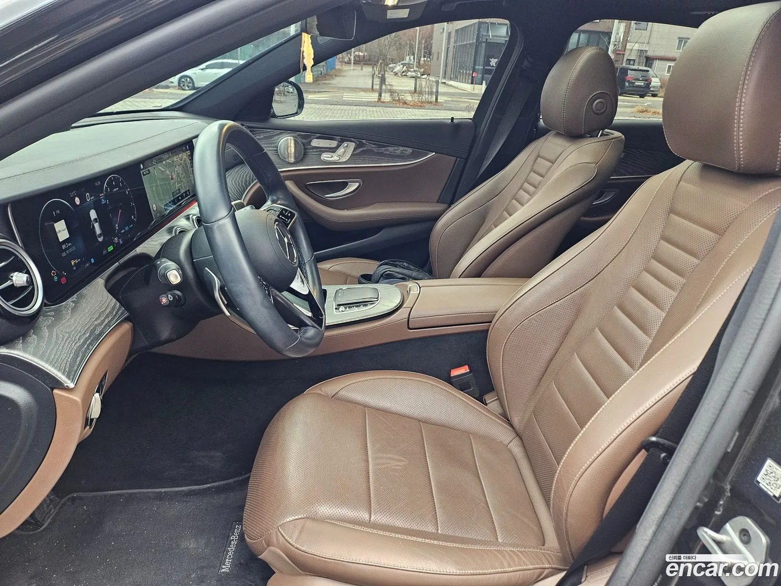 Mercedes-Benz E-Class W213 2022 — 12