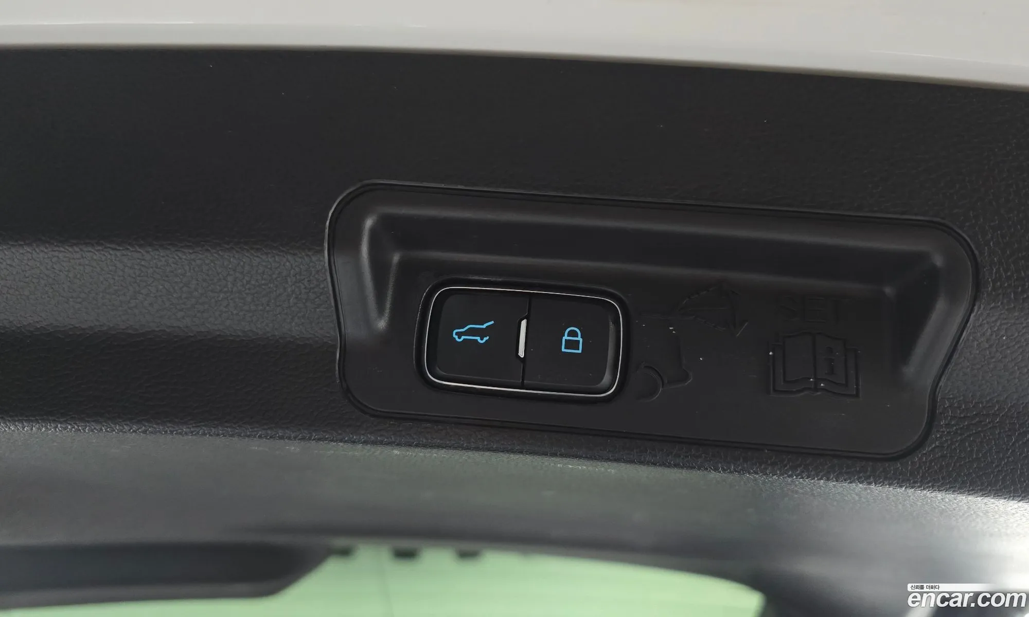 Ford Explorer 6th Gen 2020 1FMSK8FH6LGC54866 — 16