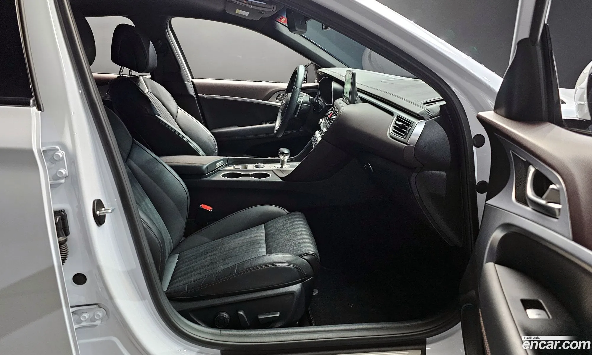 Genesis G70 2017 — 18
