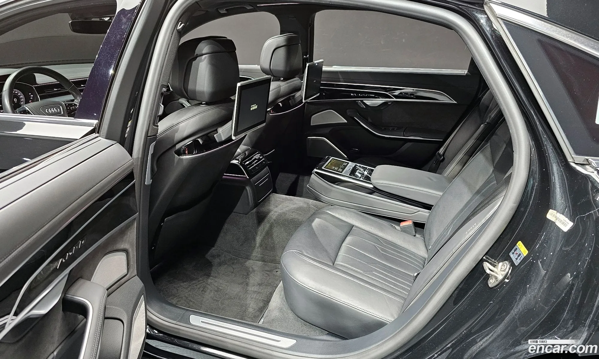Audi A8 2020 — 19