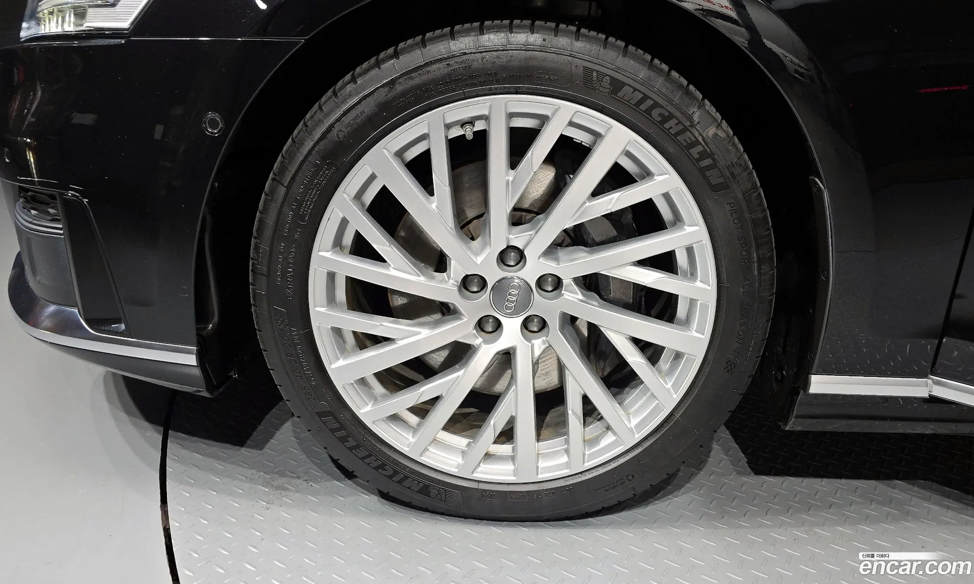 Audi A8 2020 — 10