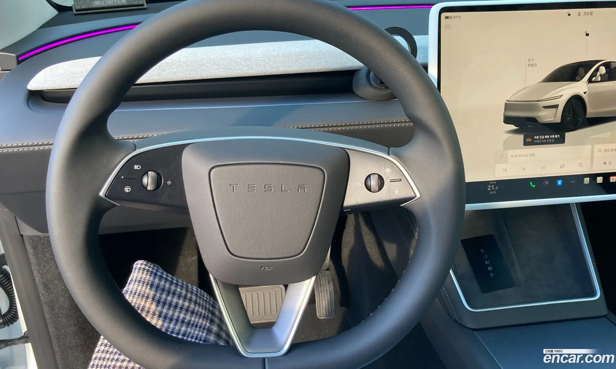 Tesla Model Y 2025 — 18