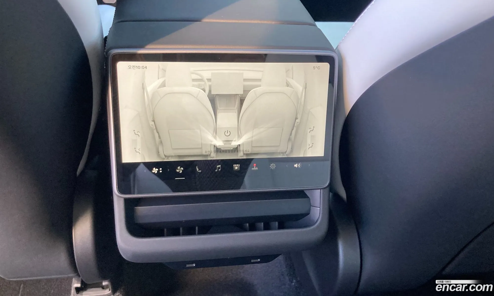 Tesla Model Y 2025 — 7