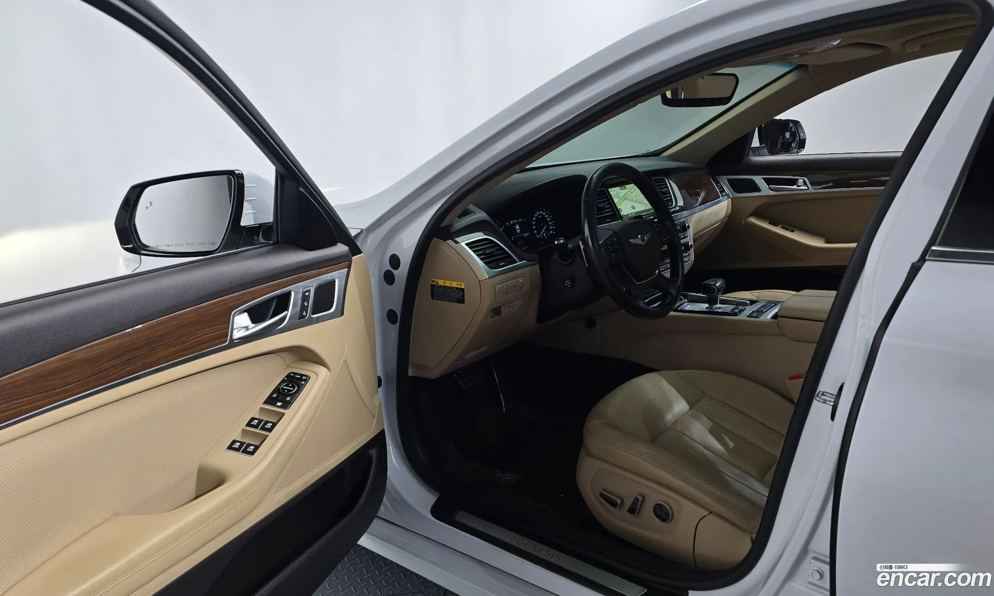 Genesis G80 2016 — 17