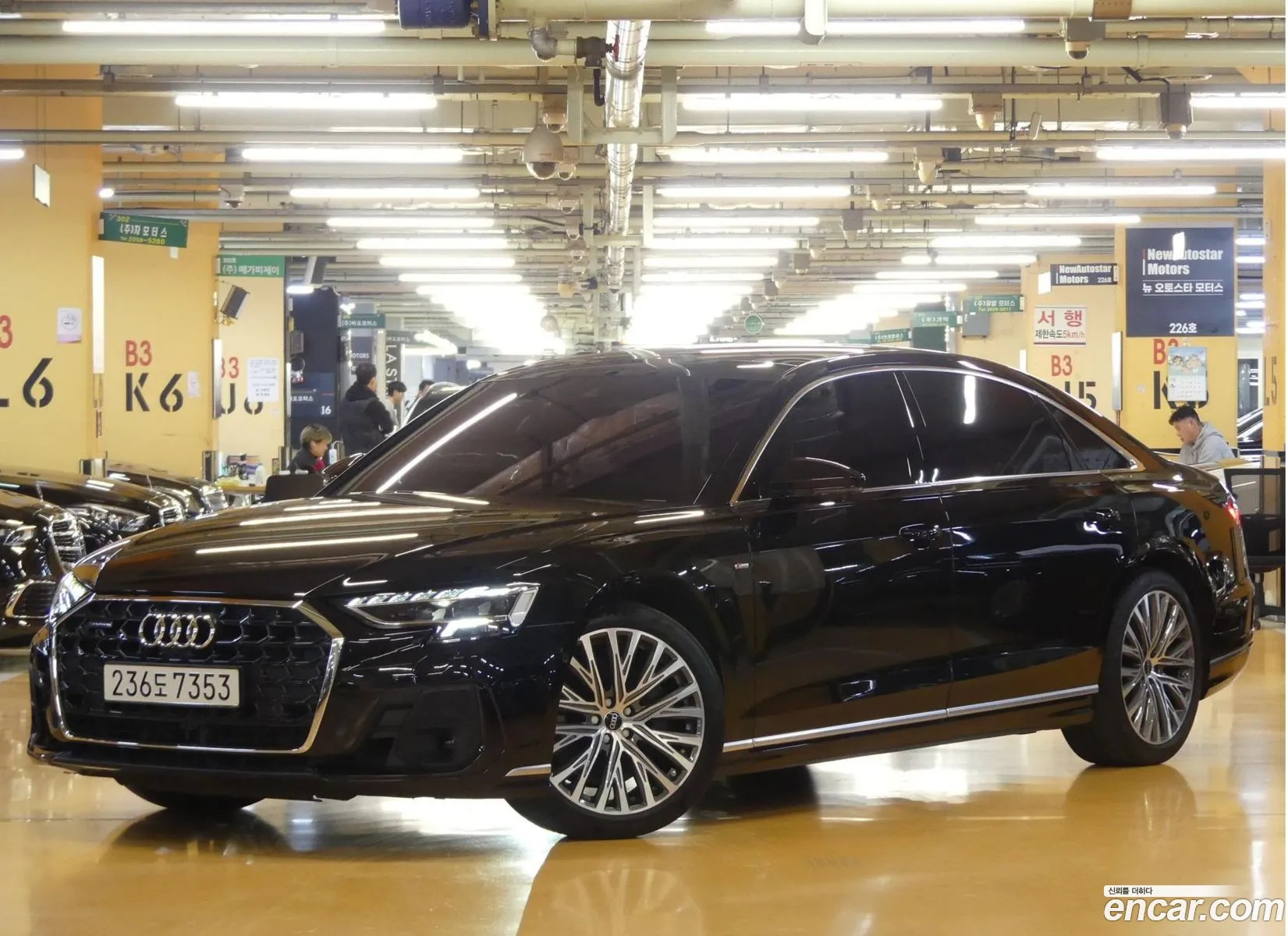 Audi A8 2022 — 19