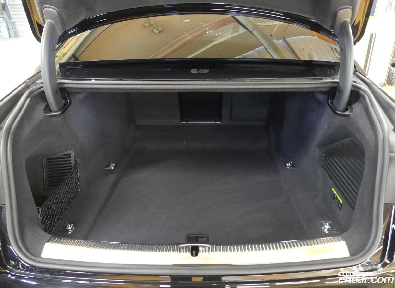 Audi A8 2022 — 3