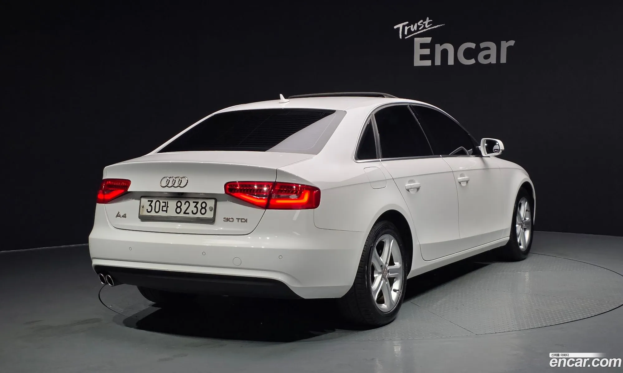 Audi A4 2014 WAUZZZ8K1FA003772 — 2