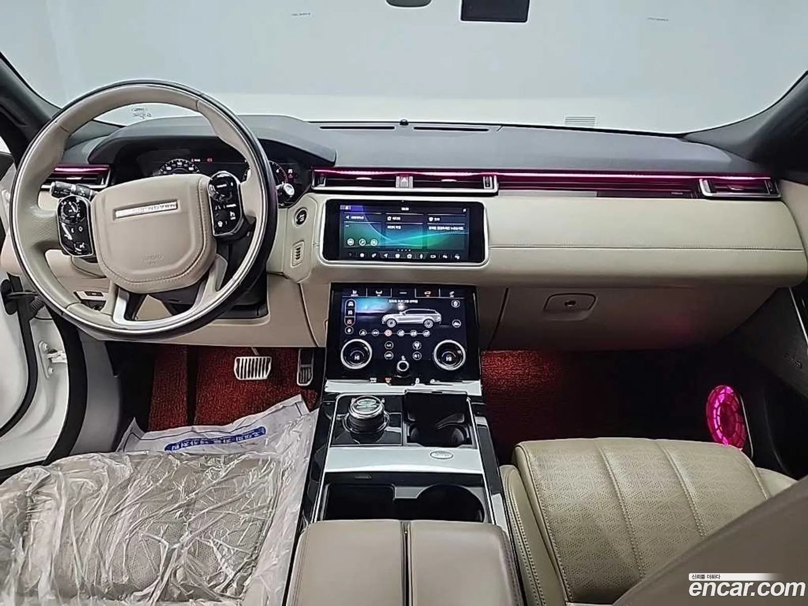 Land Rover Range Rover Velar 2018 — 12