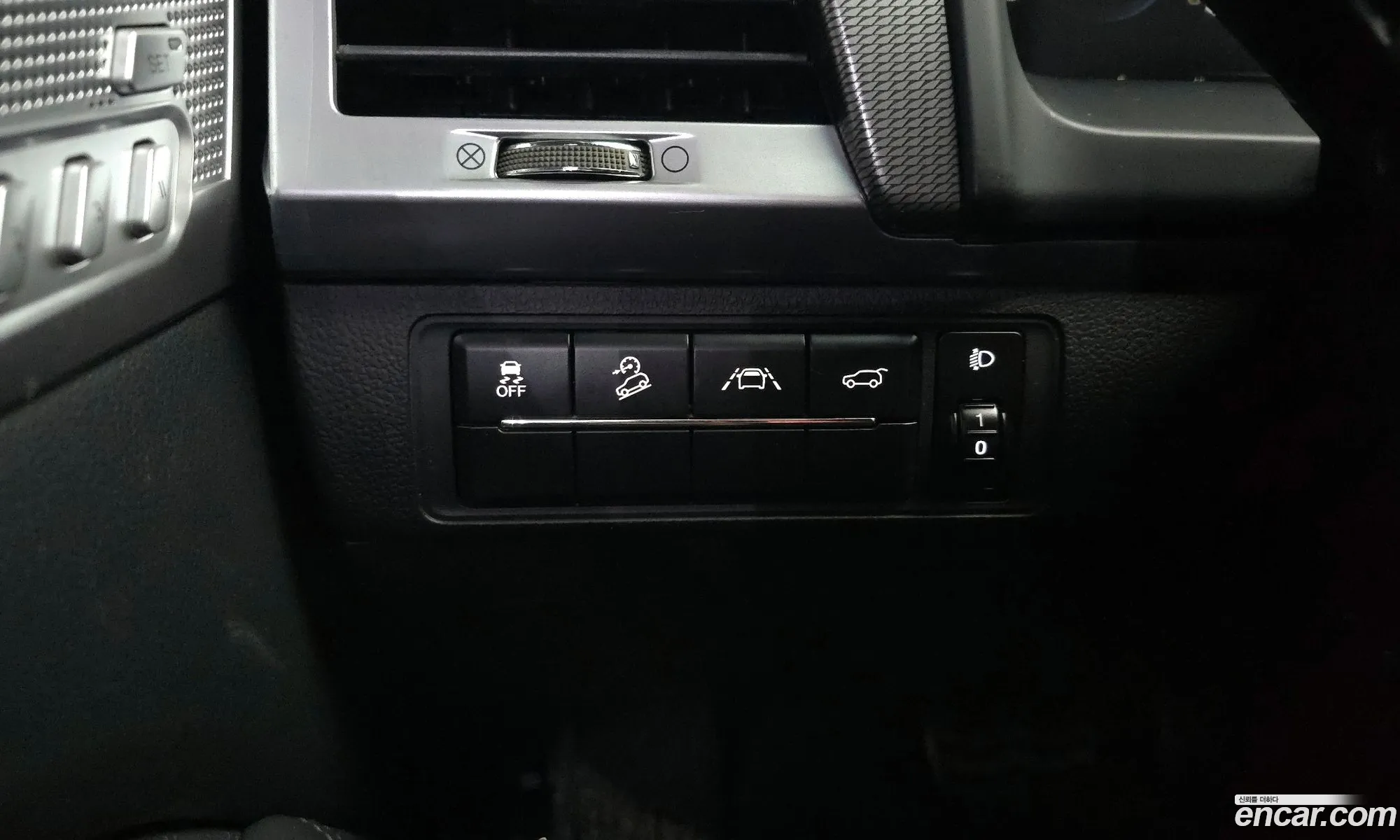 KG Mobility (SsangYong) Rexton 2020 — 19