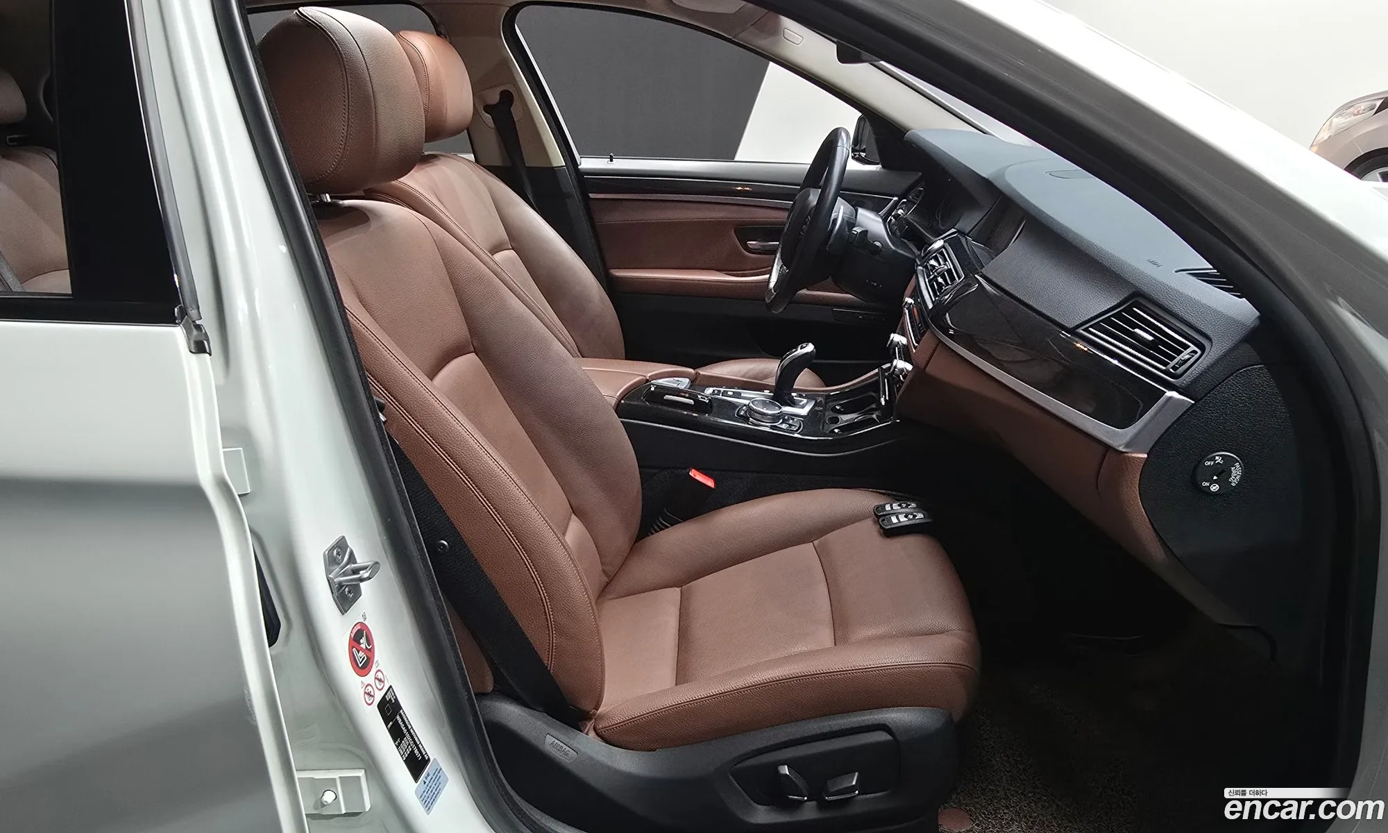 BMW 5 Series 2016 WBA5A5102GG178571 — 19