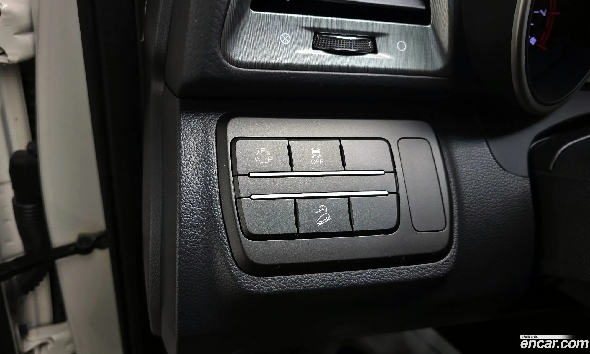 KG Mobility (SsangYong) Tivoli Armour 2019 — 16