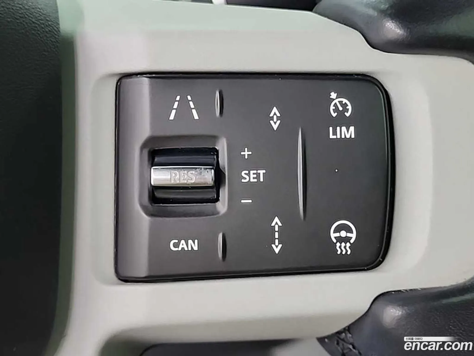 Land Rover Defender 2021 — 13