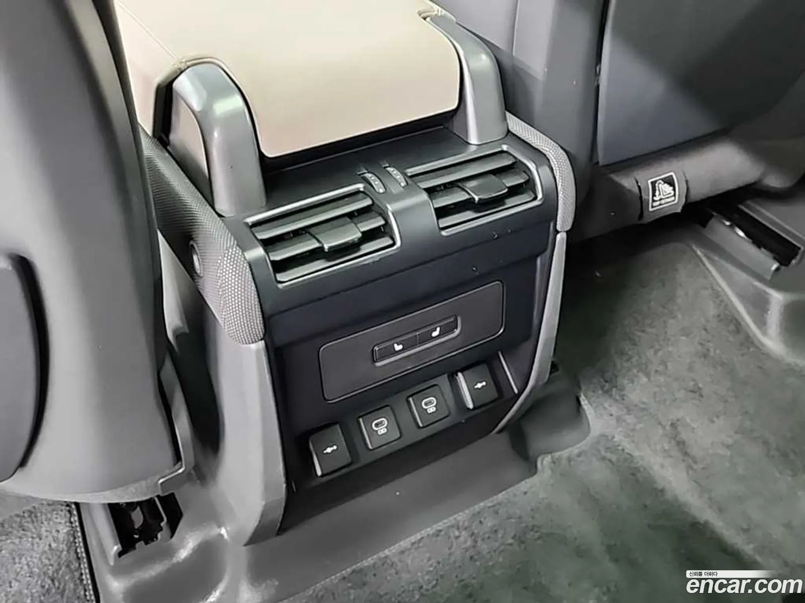 Land Rover Defender 2021 — 8