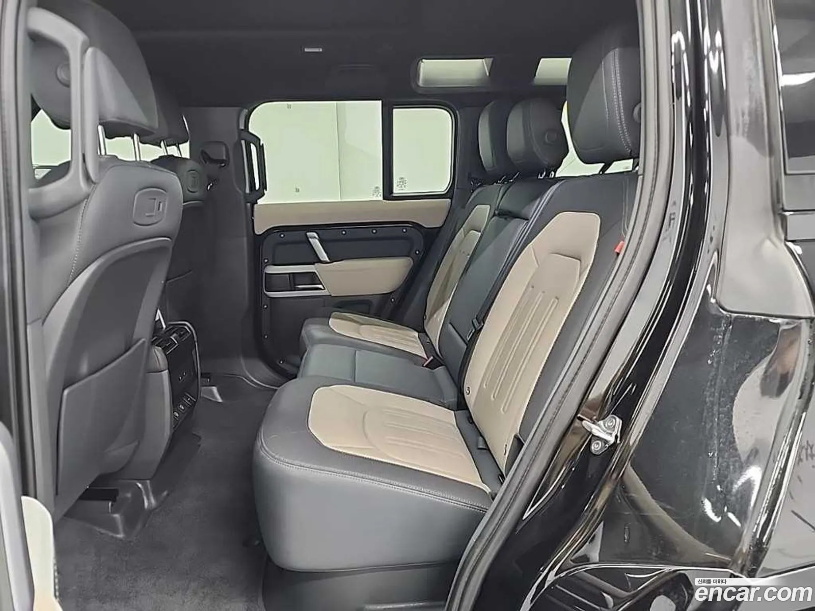 Land Rover Defender 2021 — 10
