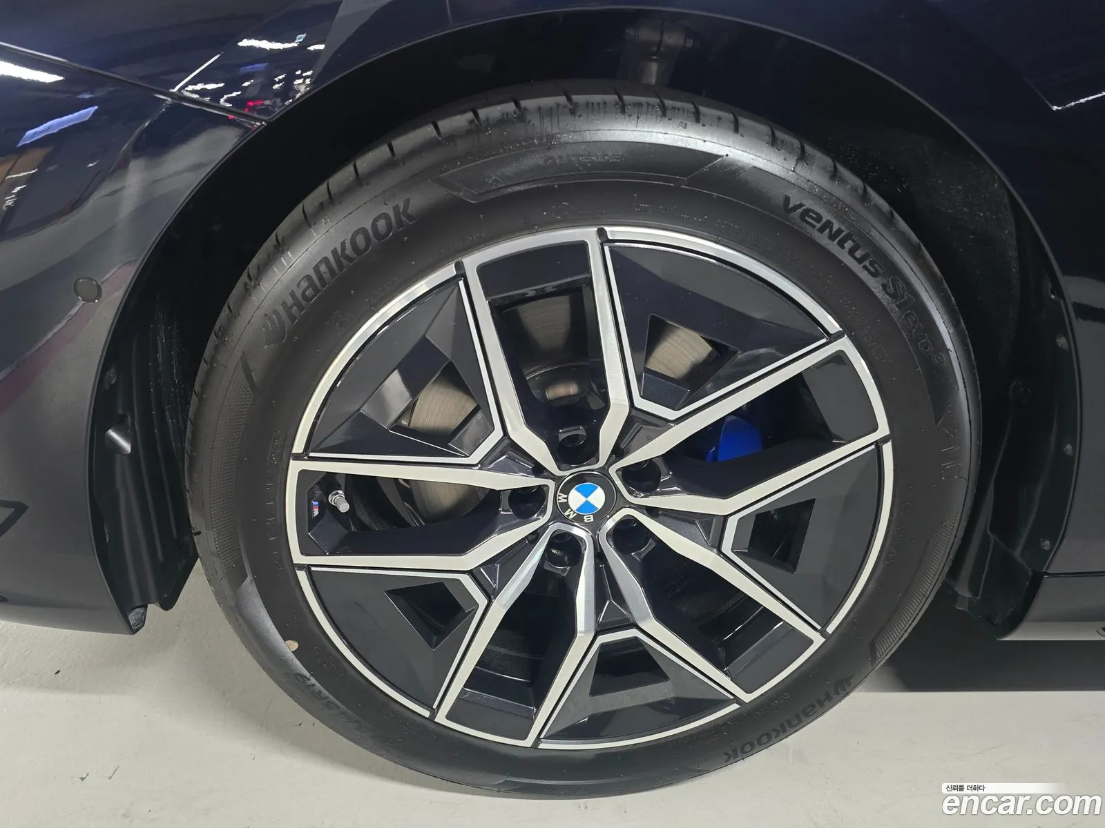 BMW 5 Series 2025 — 13