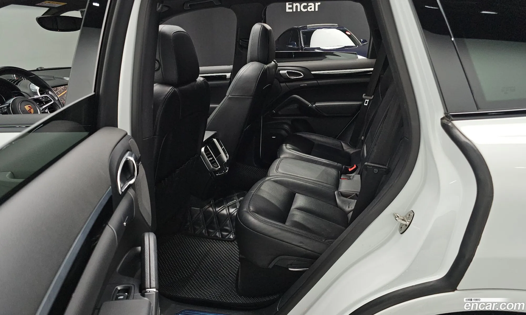 Porsche Cayenne 2017 WP1AF2928HLA29967 — 11