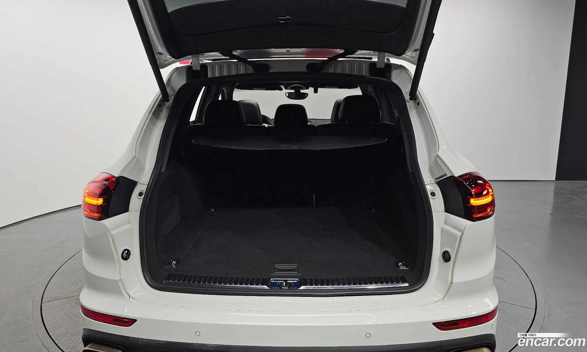 Porsche Cayenne 2017 WP1AF2928HLA29967 — 20