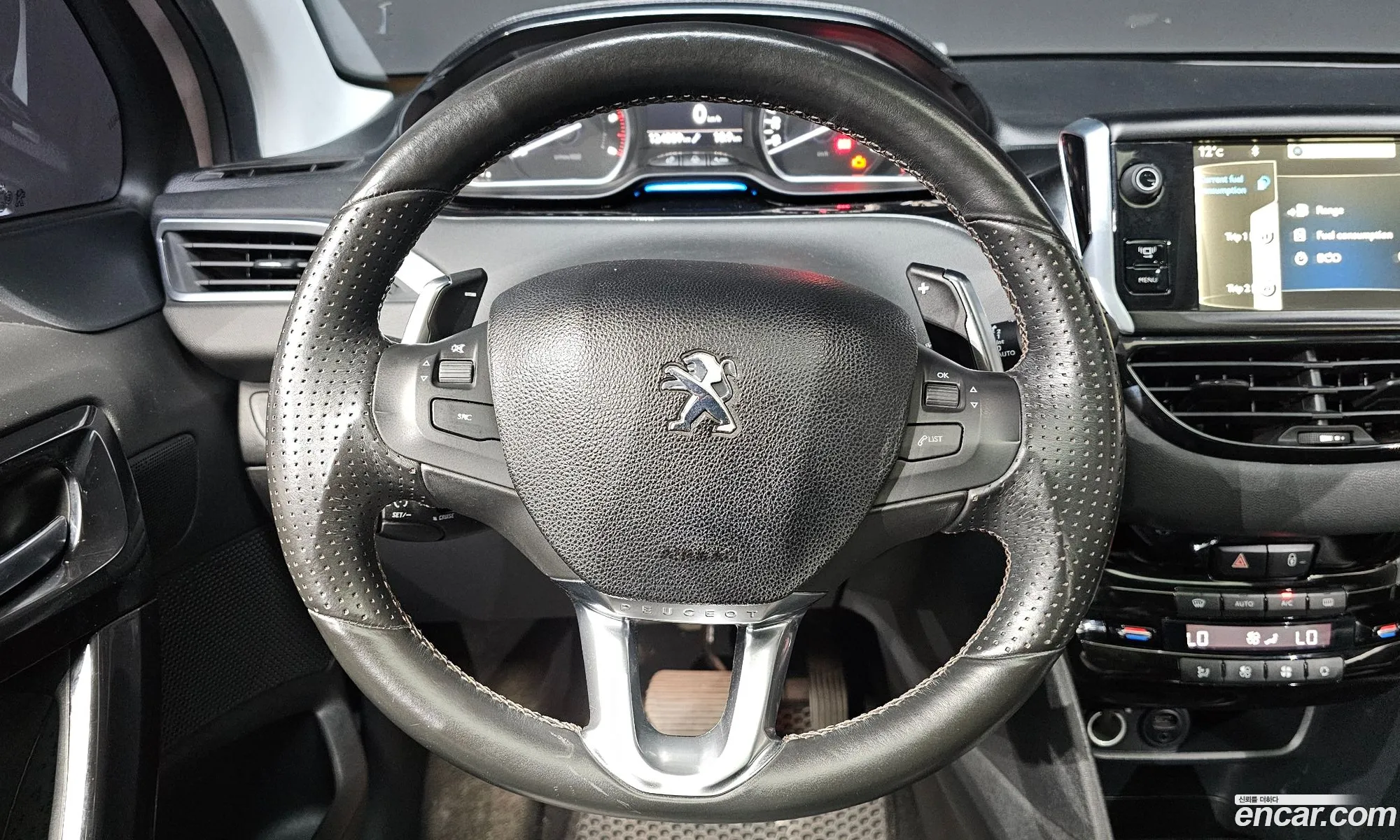 Peugeot 208 2013 VF3CA9HP8DW000428 — 15