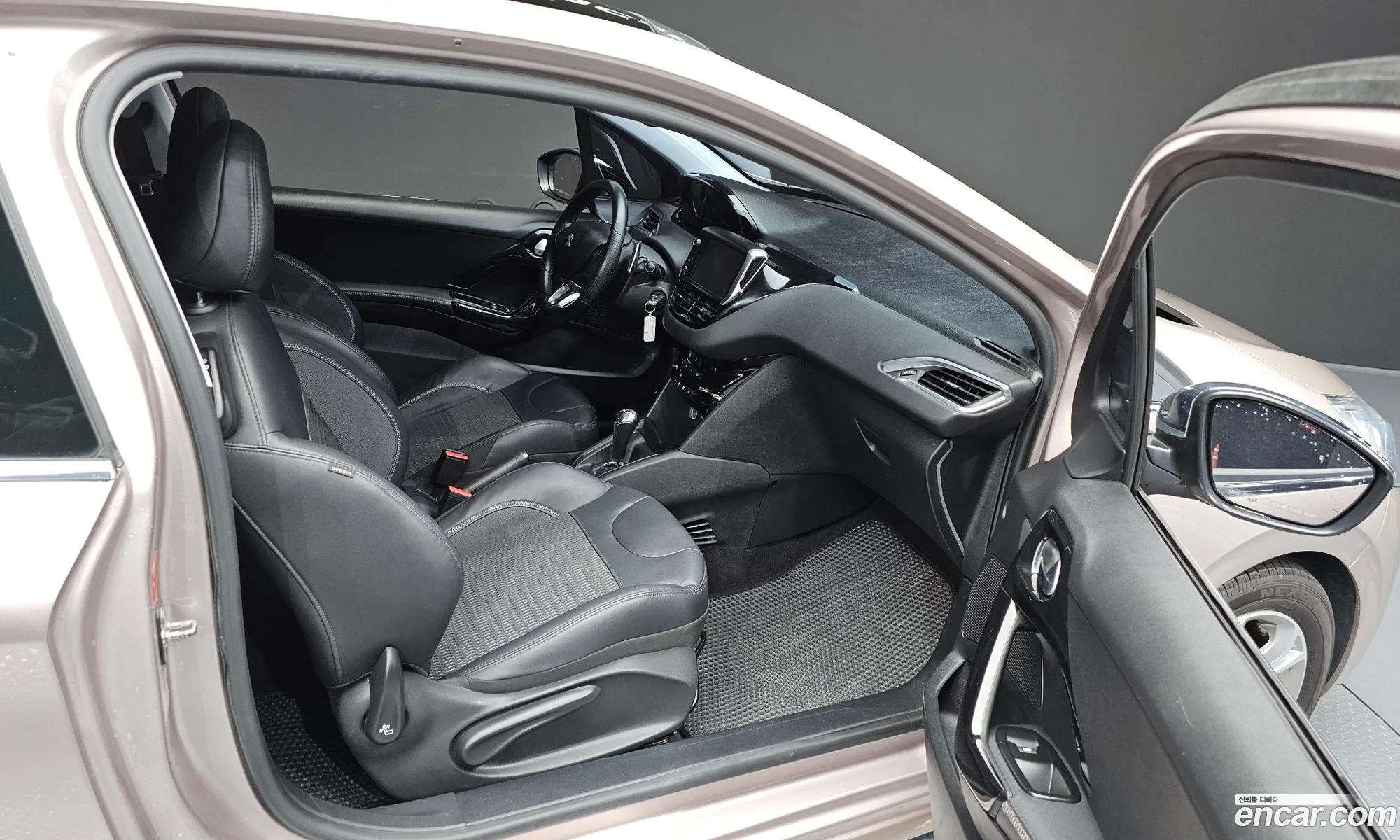 Peugeot 208 2013 VF3CA9HP8DW000428 — 11