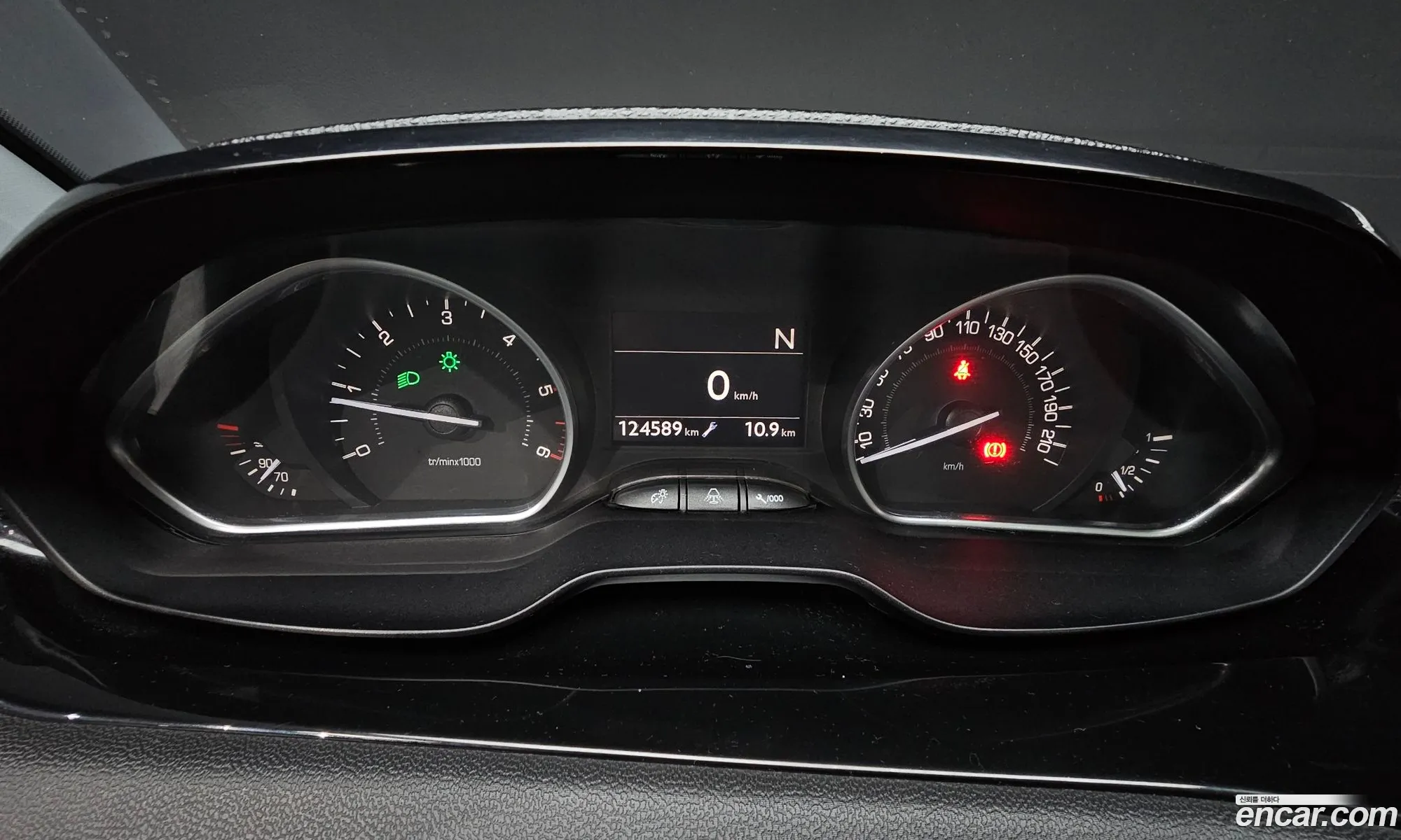 Peugeot 208 2013 VF3CA9HP8DW000428 — 14