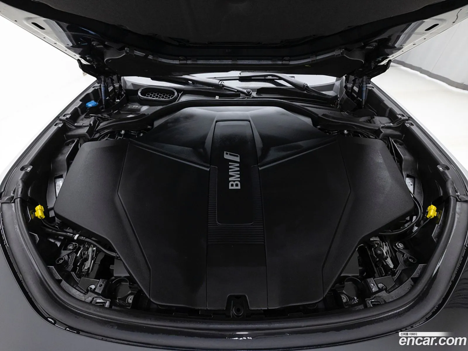 BMW i7 2023 — 17