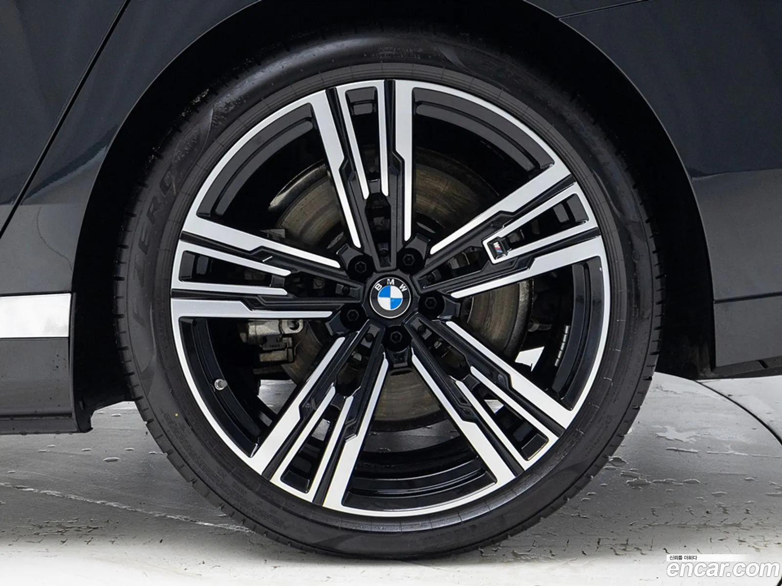BMW i7 2023 — 20
