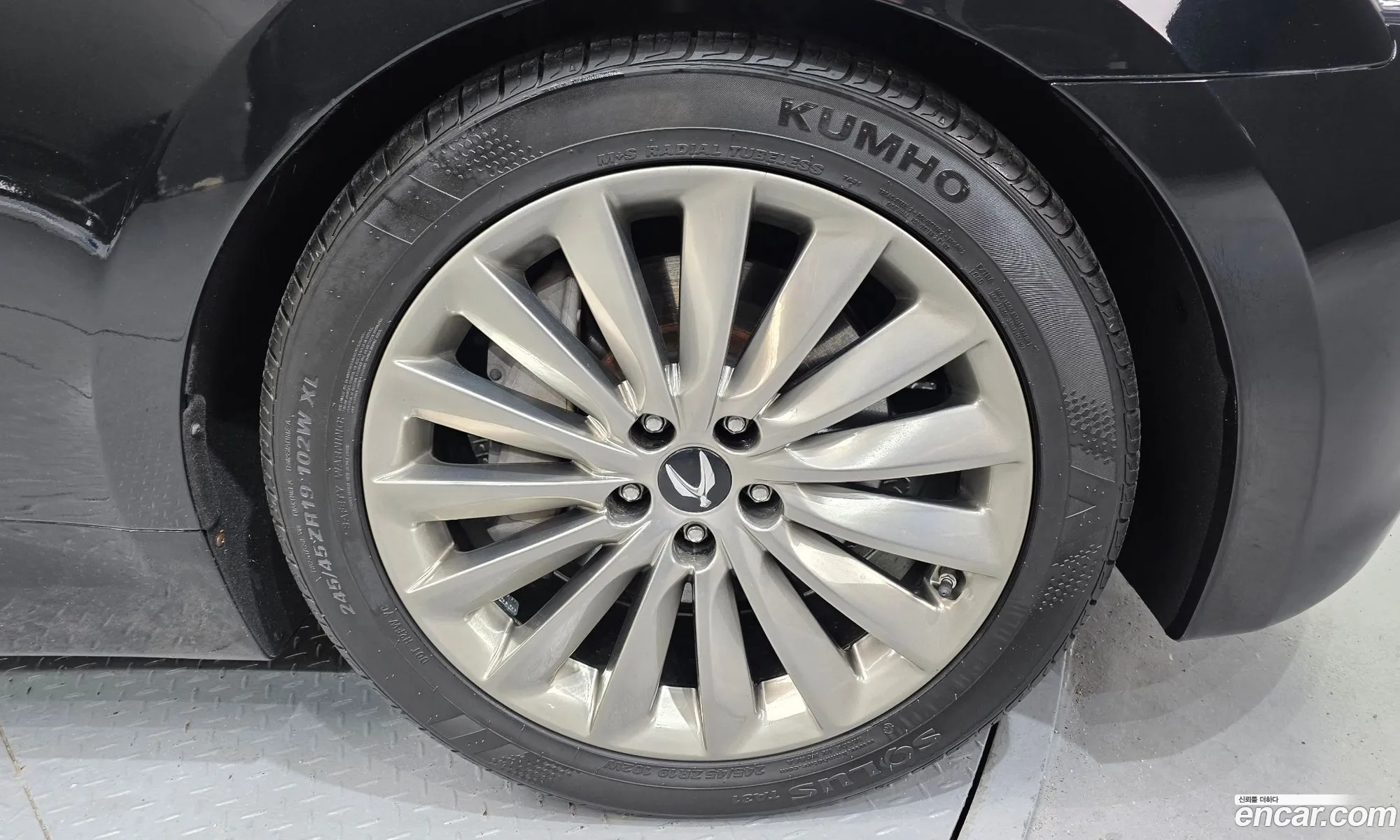 Hyundai Equus 2014 — 18