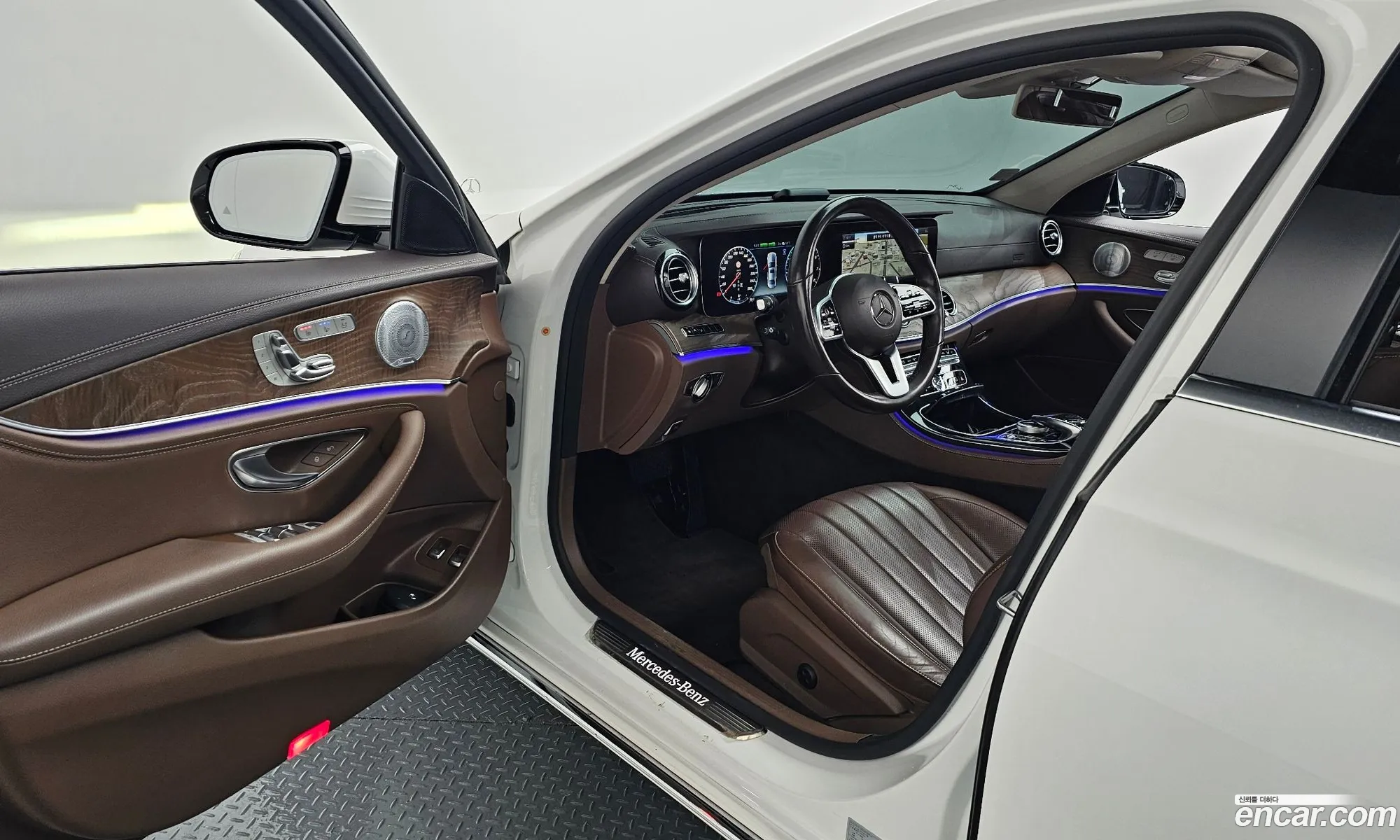 Mercedes-Benz E-Class W213 2020 W1KZF5EBXLA820197 — 10