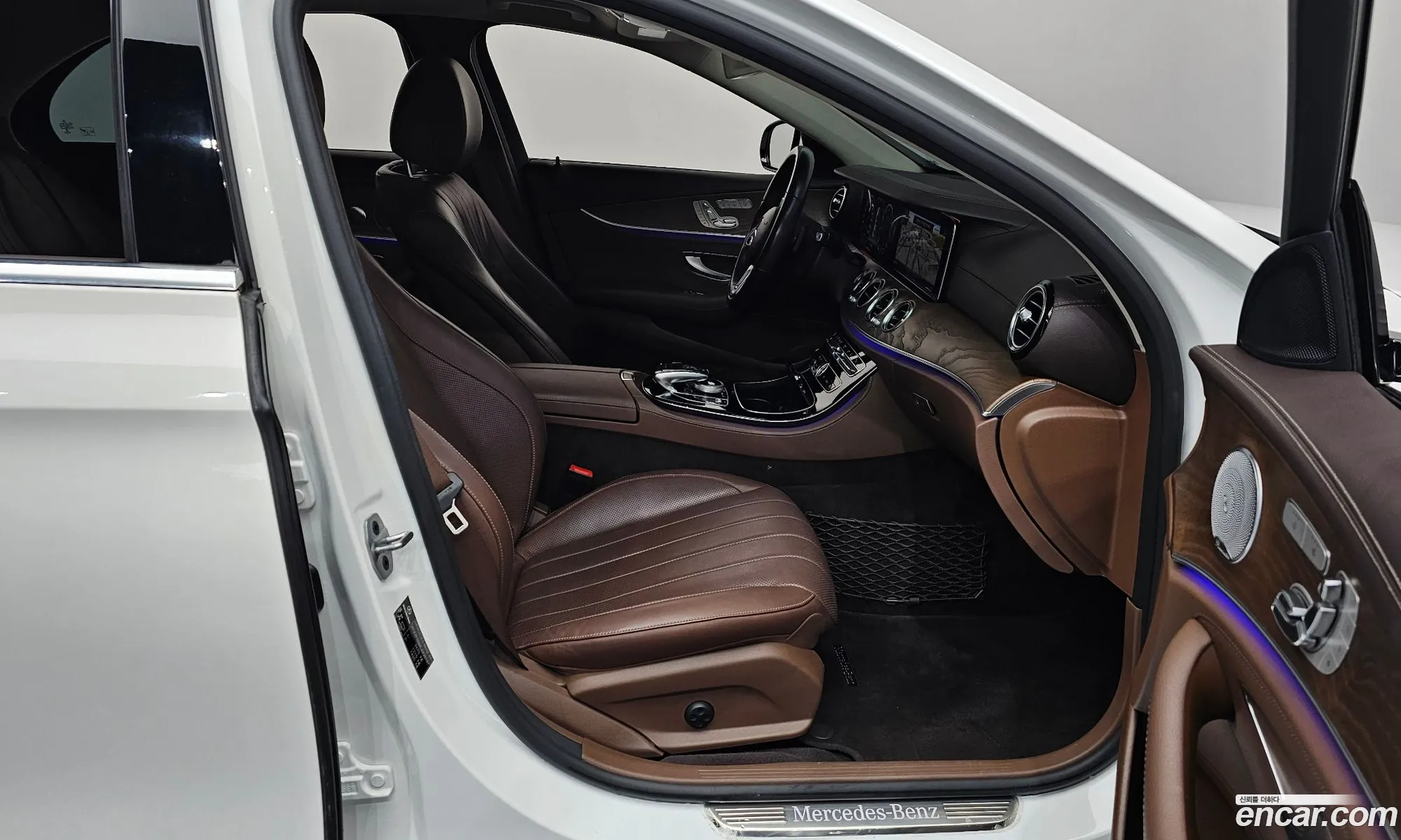 Mercedes-Benz E-Class W213 2020 W1KZF5EBXLA820197 — 9