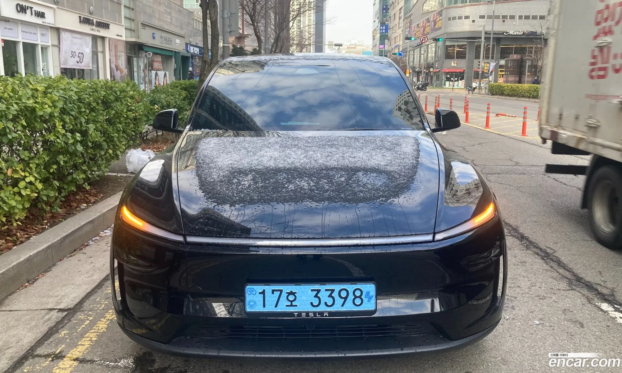 Tesla Model Y 2025 — 20