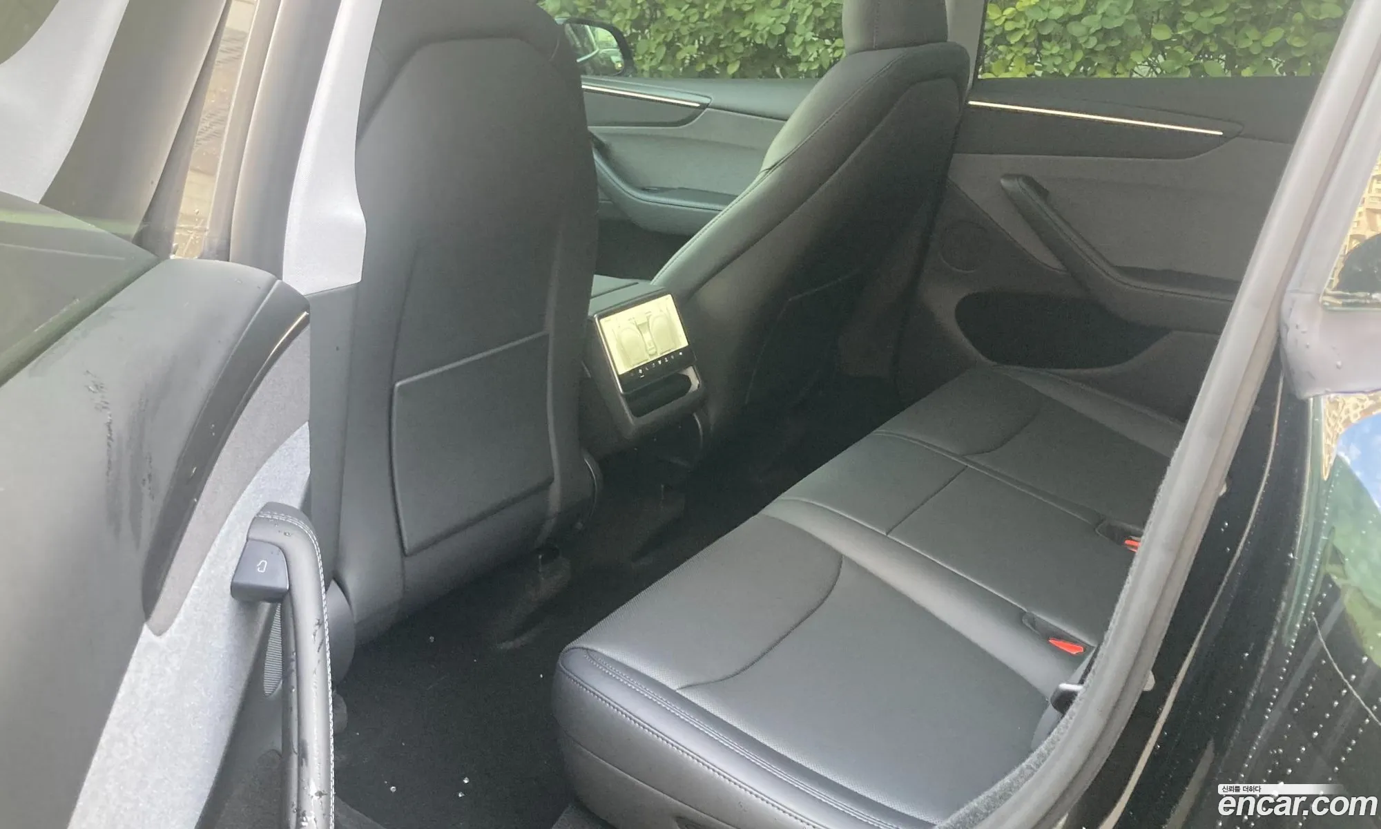 Tesla Model Y 2025 — 16