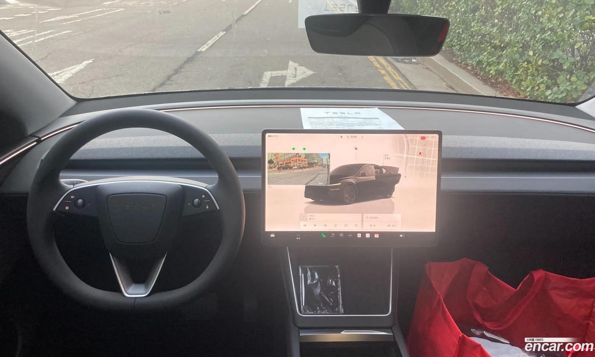 Tesla Model Y 2025 — 4