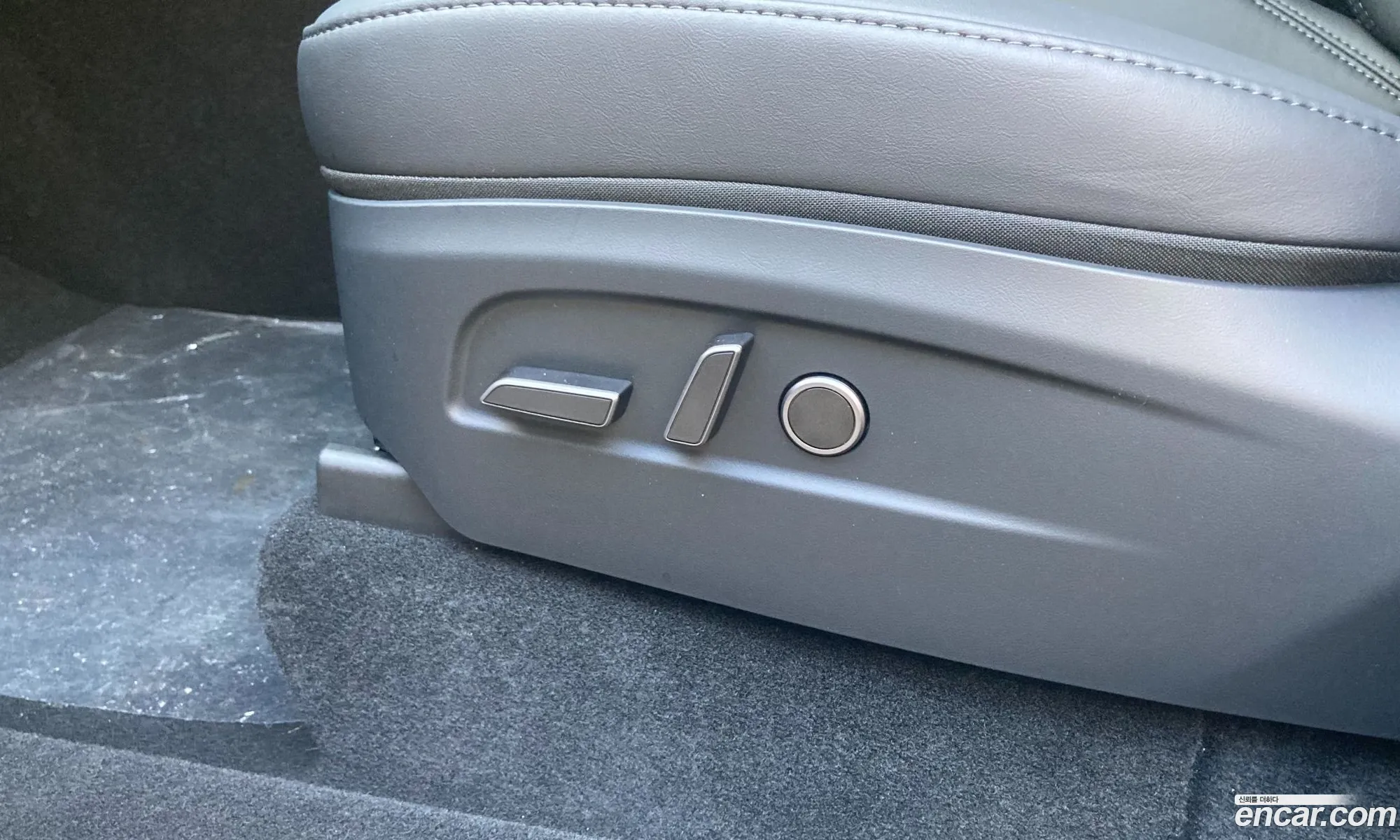 Tesla Model Y 2025 — 10
