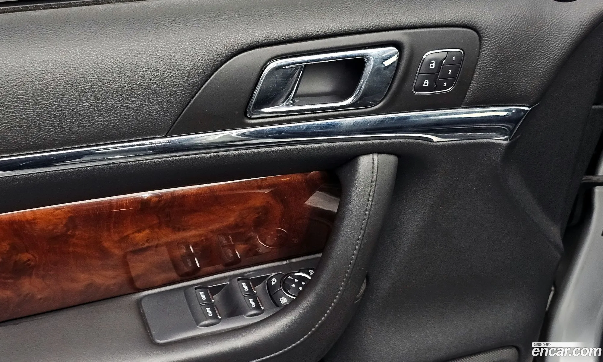 Lincoln MKS 2014 1LNHL9DK5EG604745 — 9