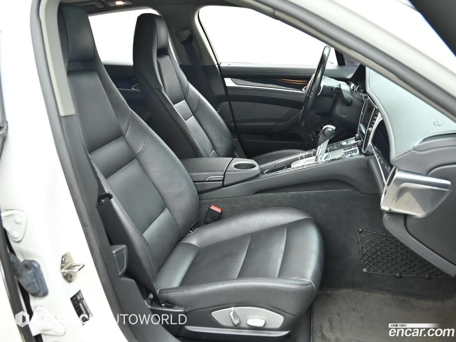 Porsche Panamera 2011 — 19