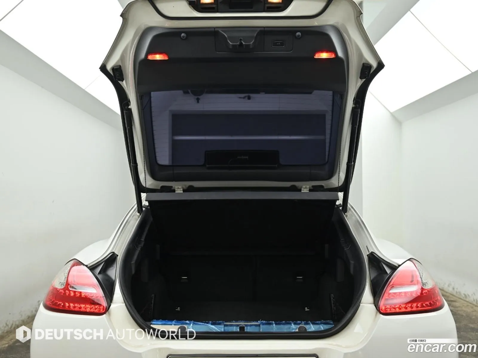 Porsche Panamera 2011 — 16