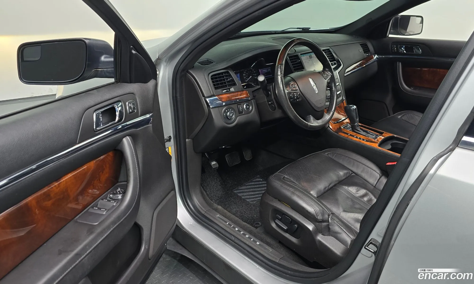 Lincoln MKS 2012 1LNHL9DK9DG606738 — 6