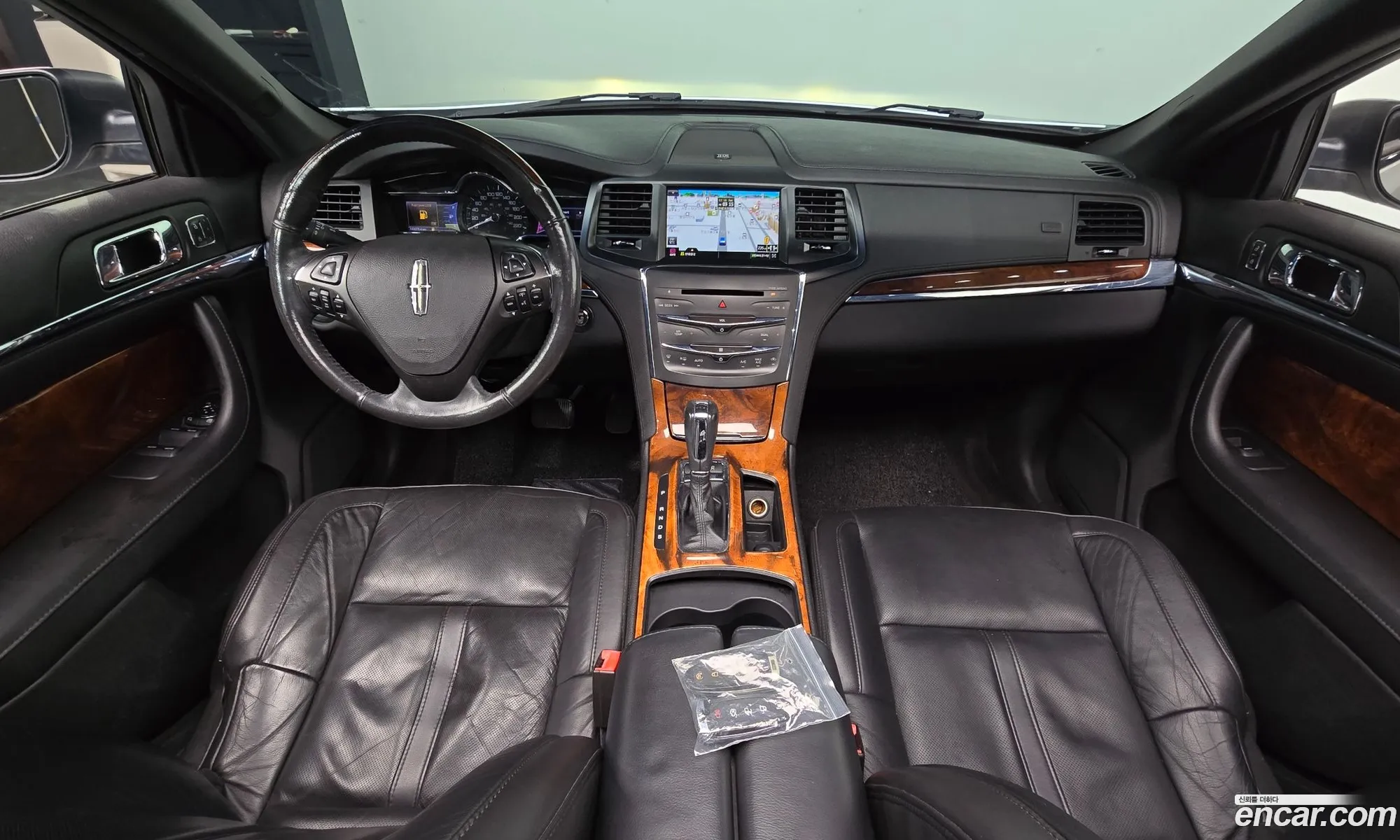 Lincoln MKS 2012 1LNHL9DK9DG606738 — 15